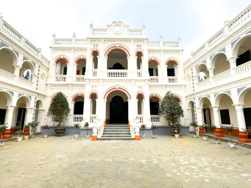 Le palais du roi H’mong maintenant après sa restauration
