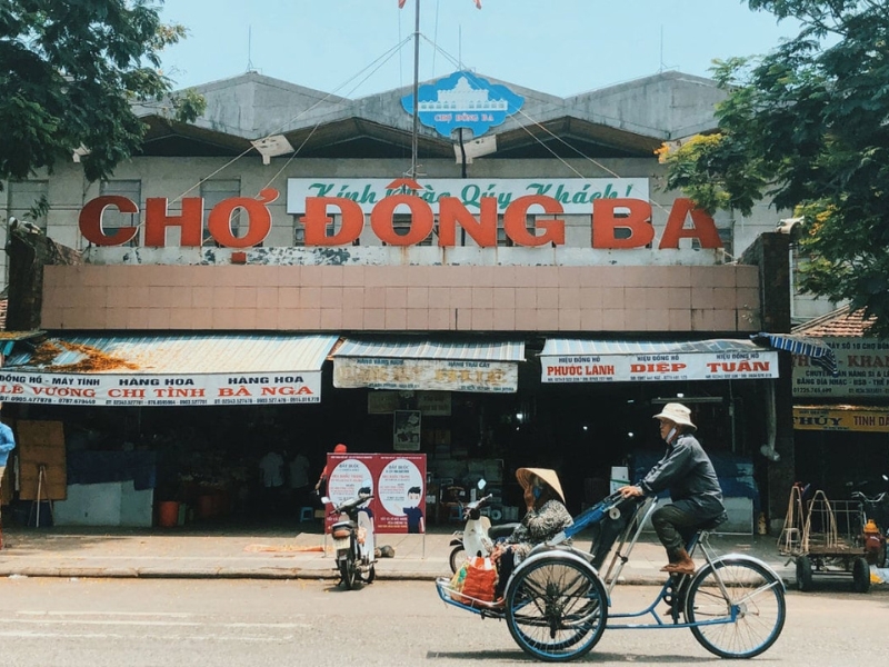 Flâner au marché de Dong Ba