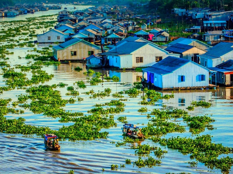 Maisons flottantes à Chau Doc
