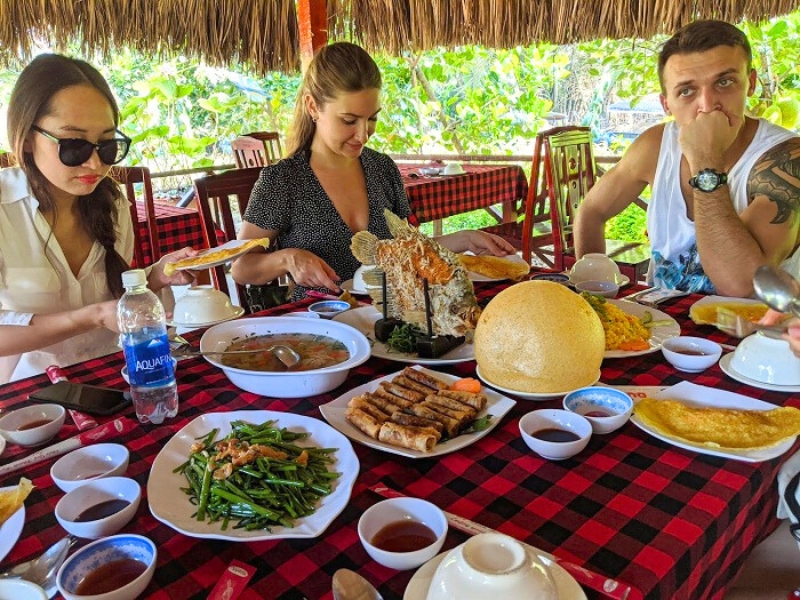 Dégustation des spécialités culinaires du delta du Mékong