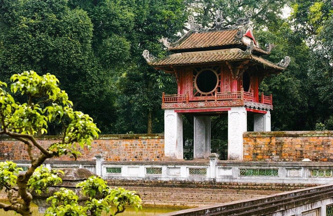 le-temple-de-la-literature-hanoi-vietnam