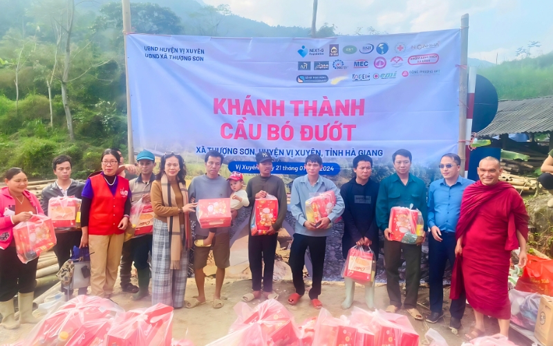 Inauguration de deux ponts résidentiels à Ha Giang 20-21/01/2024