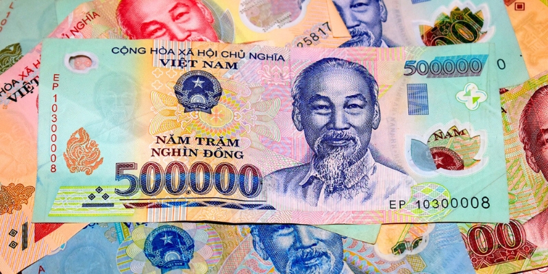 500 000 VND, soit environ 20 €, c’est la plus grande coupure dans la monnaie vietnamienne. Pourboire au Vietnam