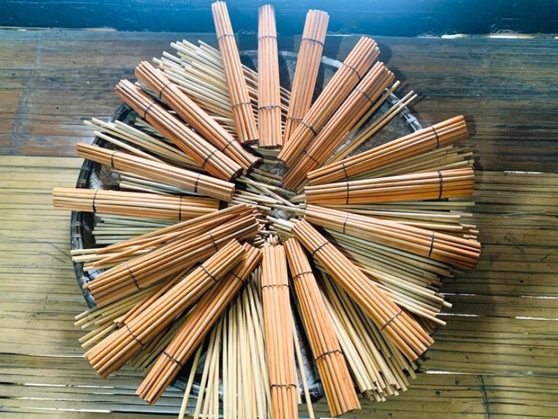 Baguettes vietnamiennes : longues, fines et discrètement effilées