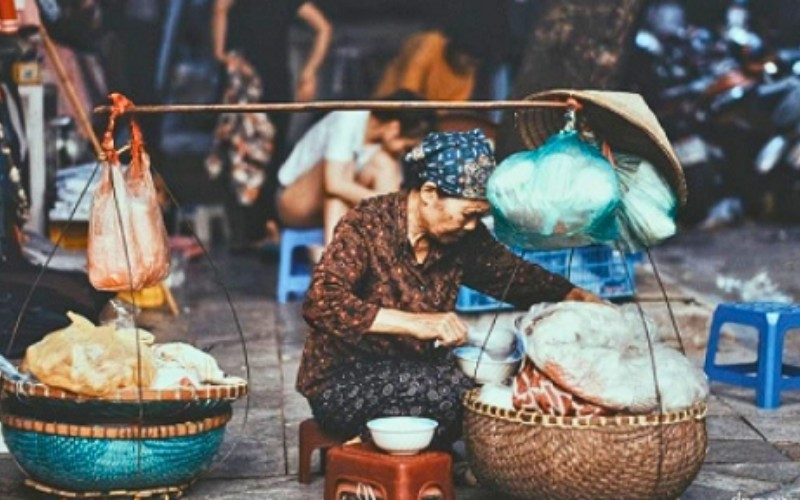 Des petits paniers de riz gluant considérés comme une image typique de Hanoi