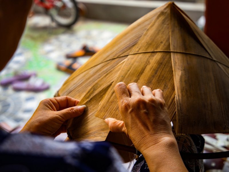 La couche intermédiaire (Mo) est fixée.